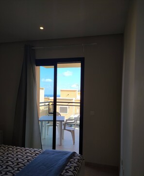 1 slaapkamer, een bureau, een strijkplank/strijkijzer, gratis wifi