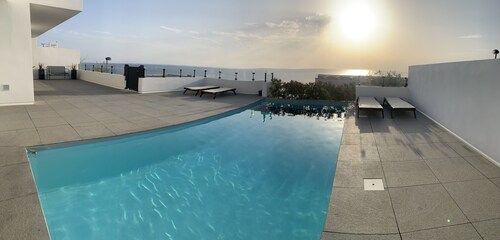 Exclusive villa with salt water pool and fantastic Mediterranean Sea view