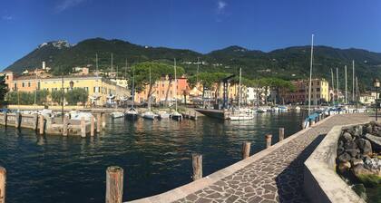 Fornico House 9, quiet location and phenomenal lake view from the terrace