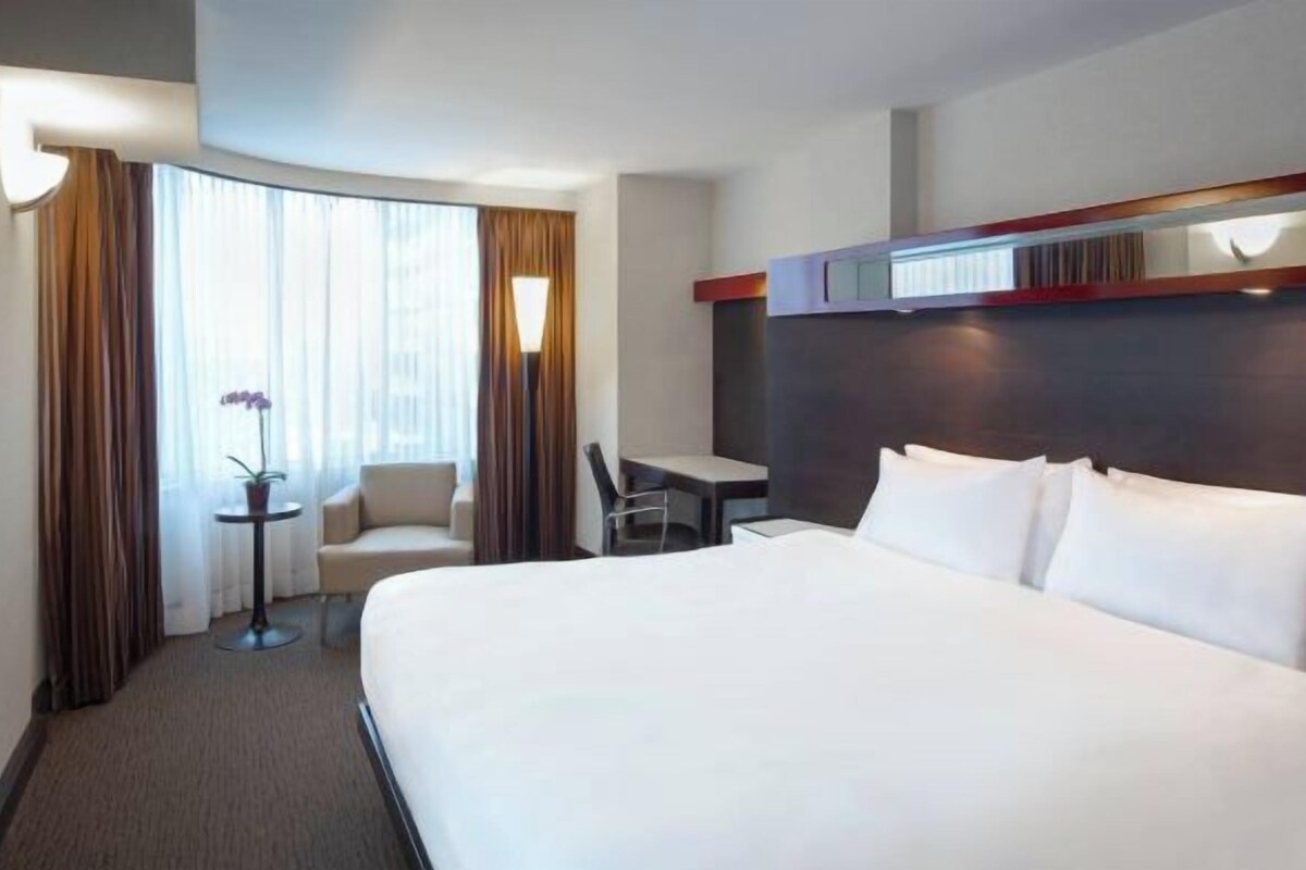 Two Double Room with CN Tower View