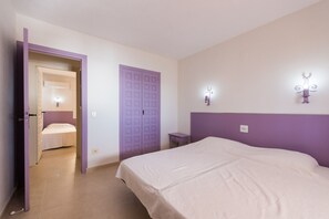 2 habitaciones, tabla de planchar con plancha y wifi gratis