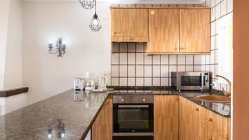 Refrigerador, microondas, horno, lavavajillas