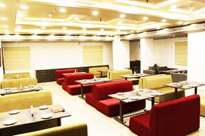 Restaurant - Hotel RG Inn (Jaipur)