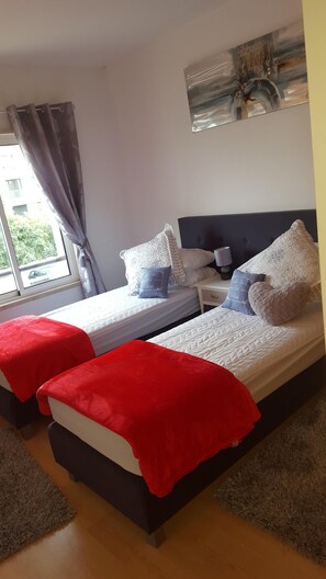 1 habitación, tabla de planchar con plancha, wifi y ropa de cama 