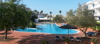 Gorgeous 1 bed apt on the MARINA with FREE Pool access & FREE garage parking