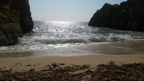 Gorgeous 1 bed apt on the MARINA with FREE Pool access & FREE garage parking