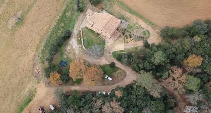 Rural House-Farmhouse near the Costa Brava and Pyrenees.