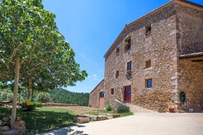 Exterior - Rural House-Farmhouse near the Costa Brava and Pyrenees. (llado)