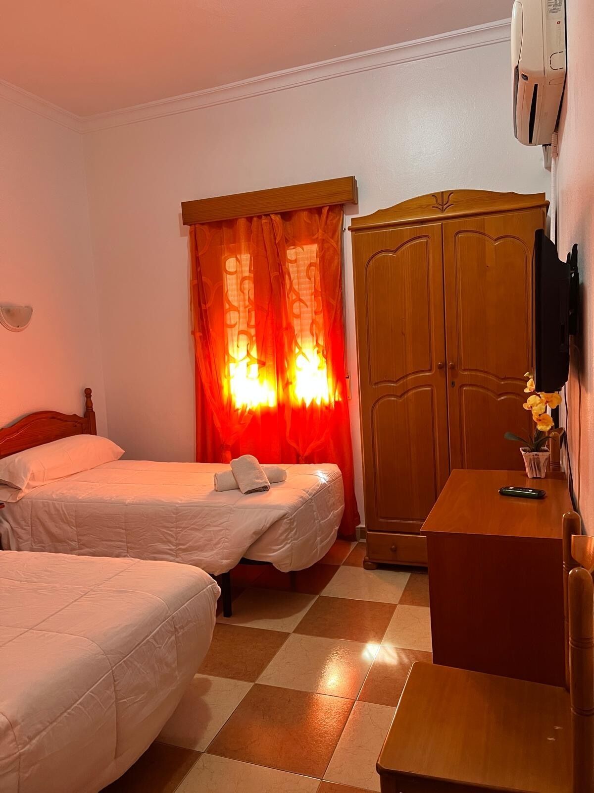 Habitación doble | Wifi gratis y ropa de cama