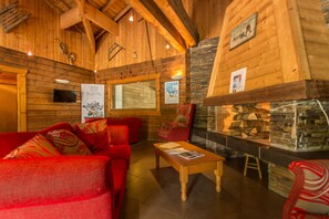 Interior - Cosy 3 bedroom chalet with log fire, swimming pool, sauna, gym, Wi-Fi (Morillon)