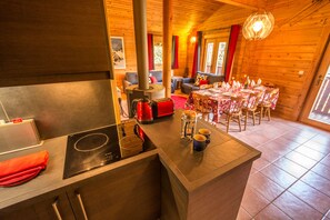 Interior - Cosy 3 bedroom chalet with log fire, swimming pool, sauna, gym, Wi-Fi (Morillon)