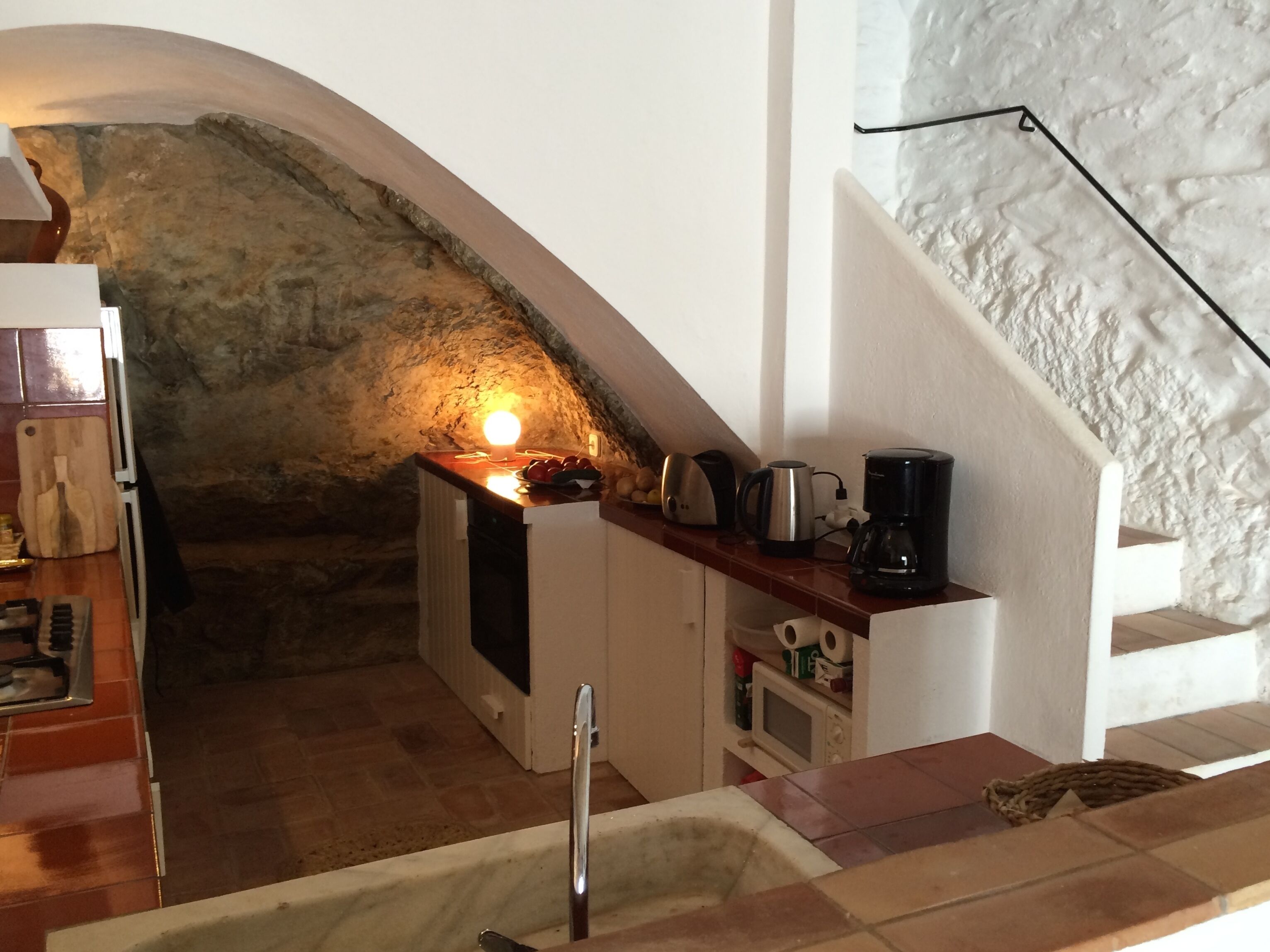 Charming house, village center, near the beach, with terrace and beautiful view.