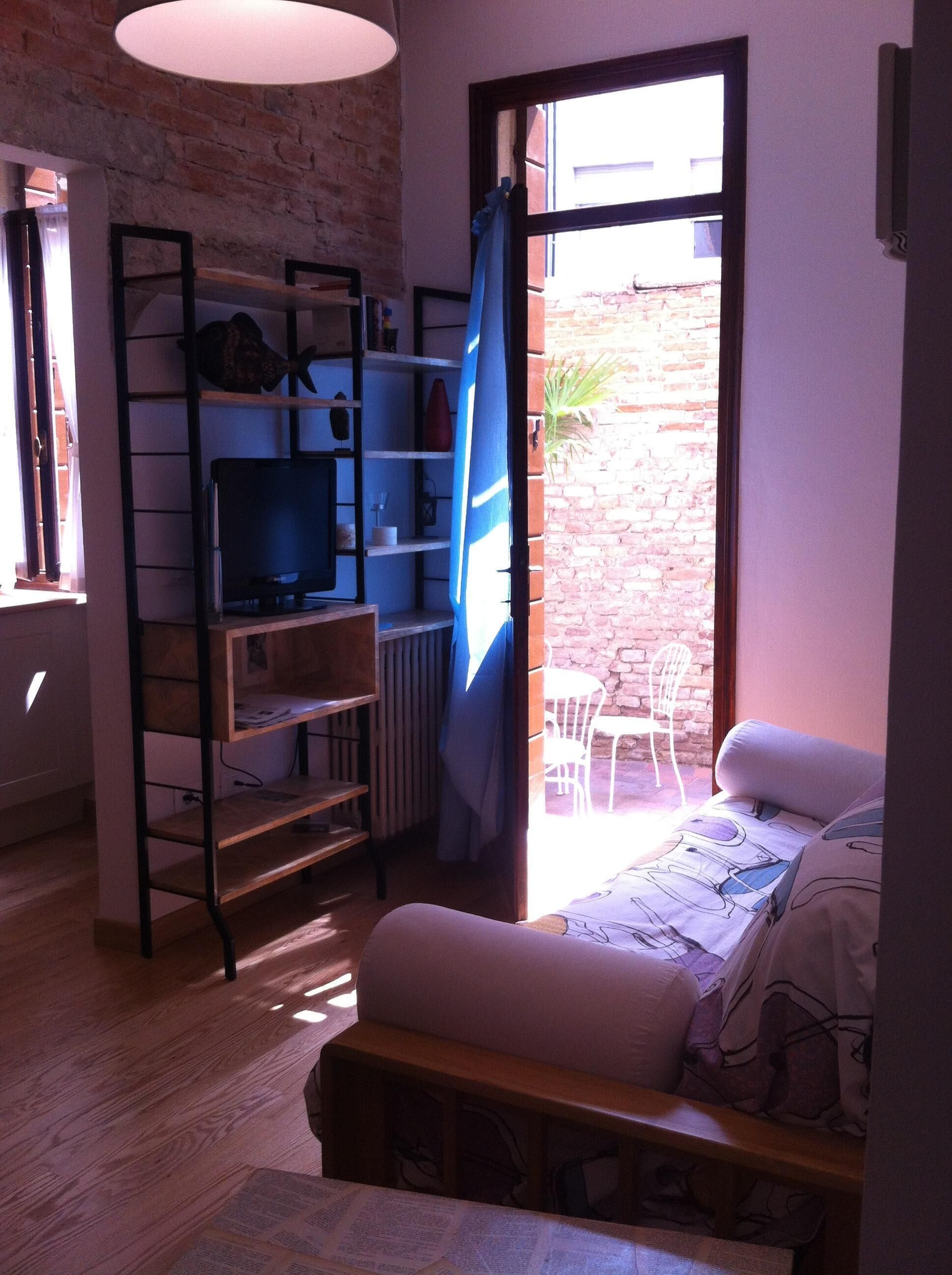 ***** PRIVATE COURTYARD, few steps from PRATO DELLA VALLE SQ