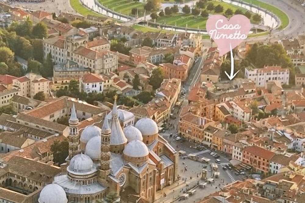 ***** PRIVATE COURTYARD, few steps from PRATO DELLA VALLE SQ