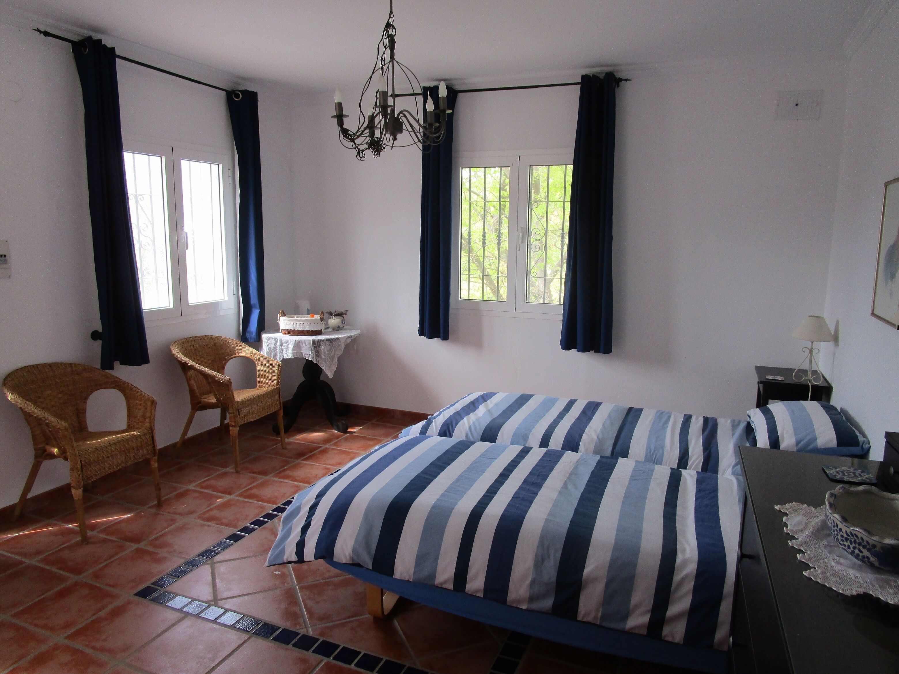 3 chambres, fer et planche à repasser, Wi-Fi gratuit, draps fournis