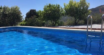 Kaunis 3 bedrooomed Villa yksityisellä uima-altaalla, upeat näkymät, lähellä Competa