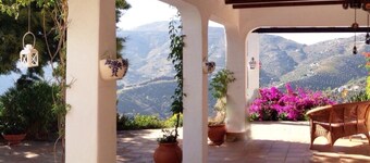 Beautiful 3 bedrooom Villa with Private pool, unspoiled views, close to Competa