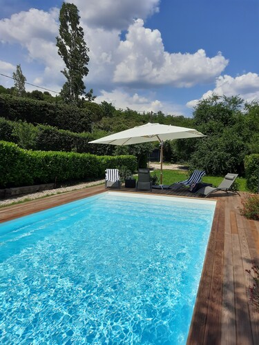 Charming cottage with large pool, garden & views of Pyrénées, near Carcassonne