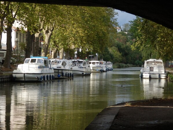 Marina - Charming cottage with large pool, garden & views of Pyrénées, near Carcassonne (Montazels)