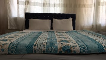 Classic Room | Egyptian cotton sheets, premium bedding, minibar, in-room safe