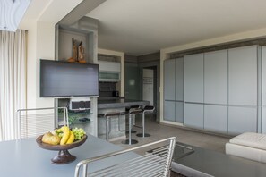Interior - Luxury design apartment, near the  sea +private garden, parking, bicycle storage (Oostende)