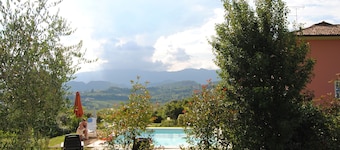 PINK HOUSE VILLA, close Venice, Prosecco hills and Dolomites, Cortina