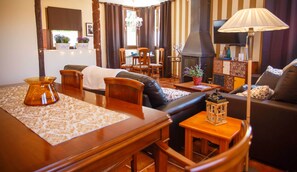 Televisie en een open haard