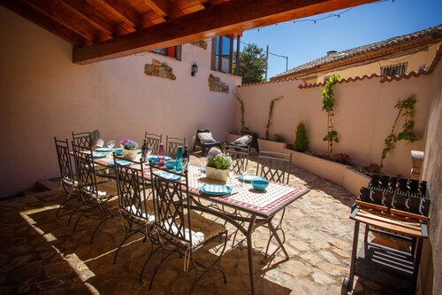 Self catering El Bulín de Braojos for 8 people