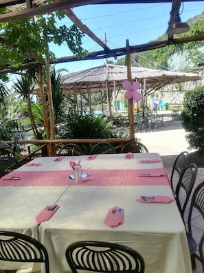 Outdoor dining - Agriturismo Castanito (Vico Equense)