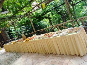 Tägliches inbegriffenes einheimisches Frühstück