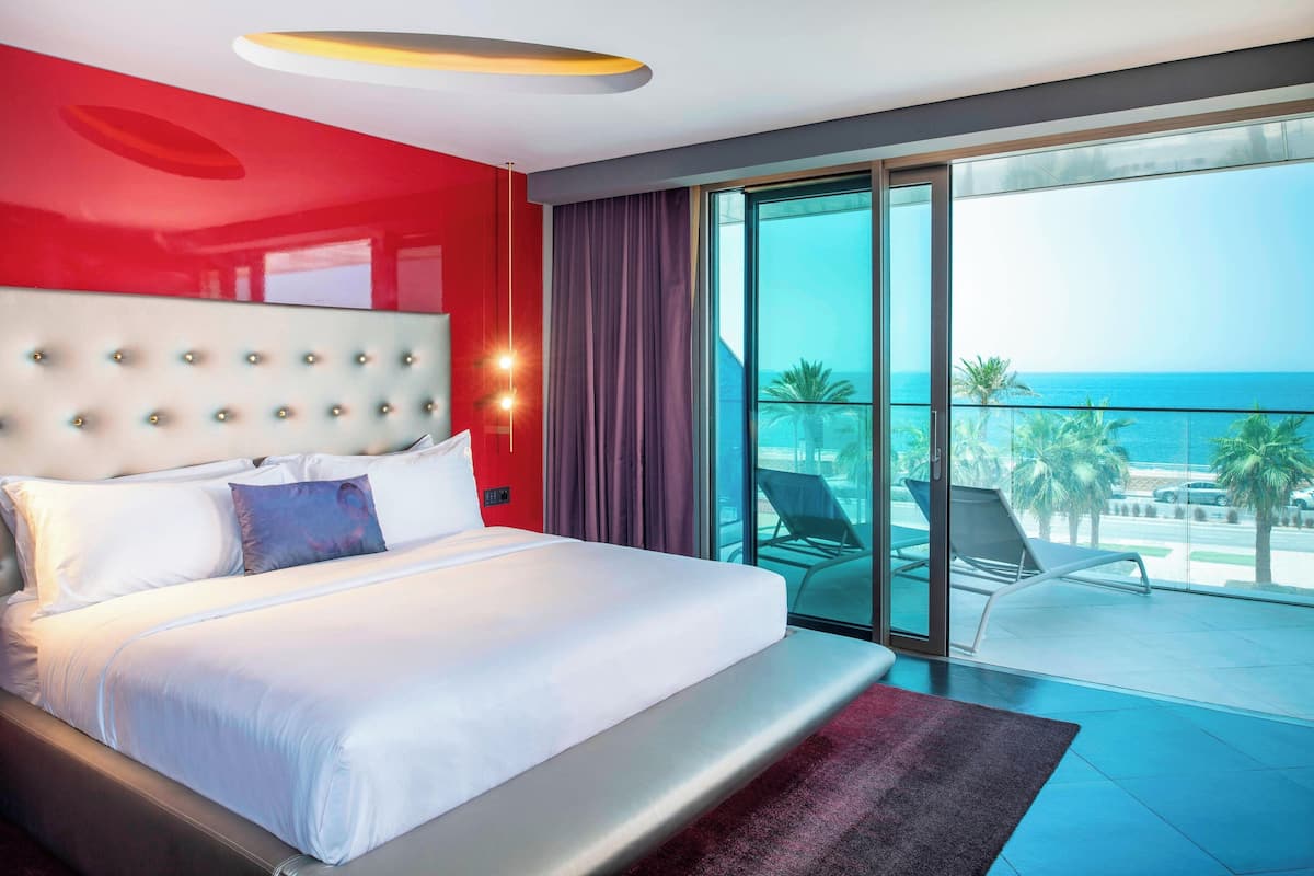 Cool Corner Suite, Suite, 1 Bedroom, Non Smoking, Ocean View | 1 bedroom, Frette Italian sheets, premium bedding, pillowtop beds