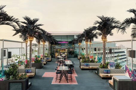 W Dubai The Palm - Image 32