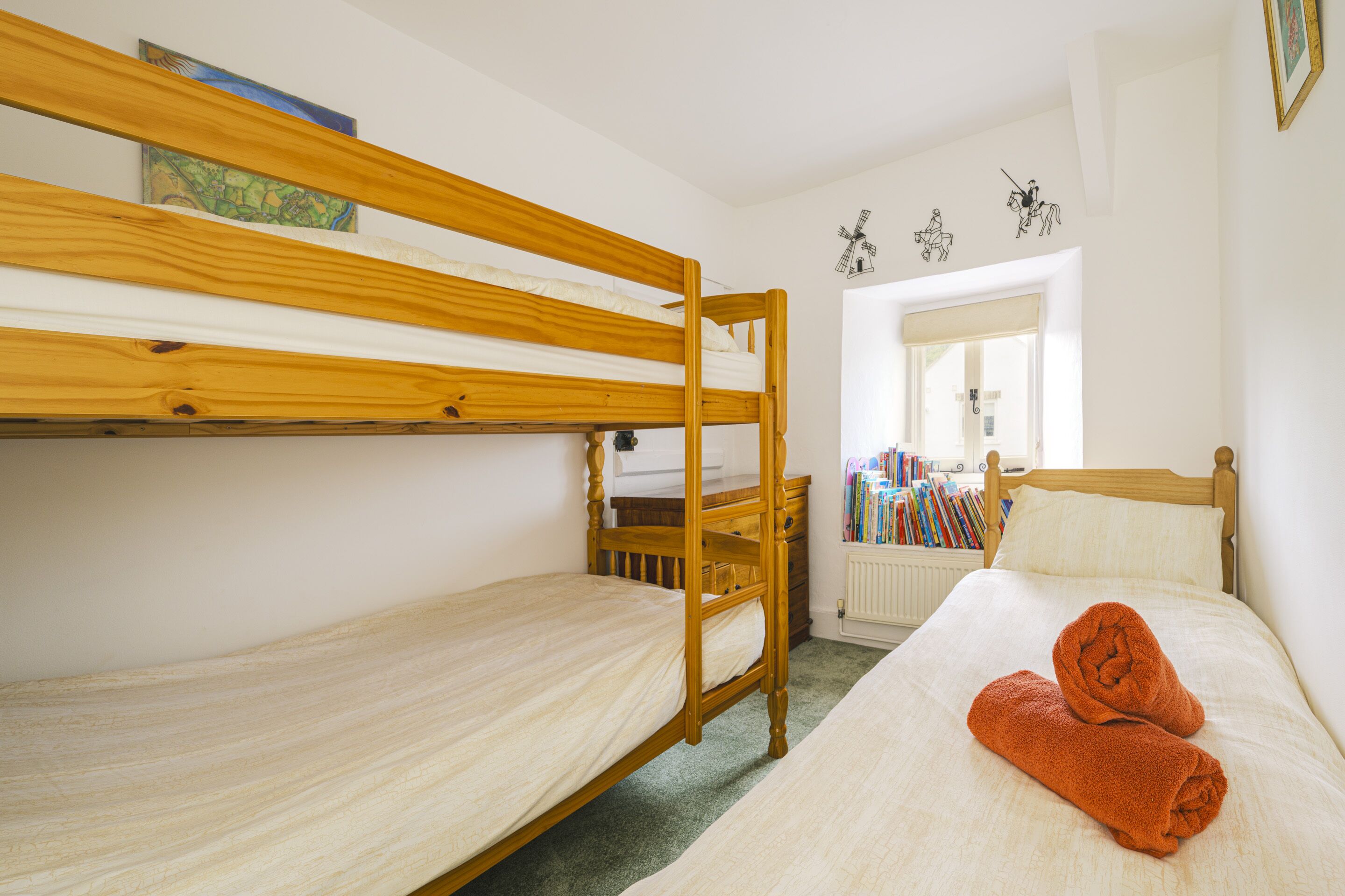 Kids bedroom (adult sized bunk beds)
