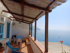 Outdoor dining - HOUSE WITH TERRACE AND SEA VIEW (Positano)