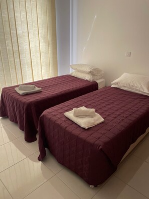 2 bedrooms, in-room safe, iron/ironing board, WiFi - Detached Villa In Cul-de-Sac With Private Pool And Sea Views & Free WiFi. (Peyia. Paphos)