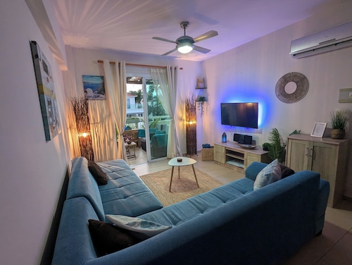 Andros Apt. 2 Bed, free Wi-Fi, safe, Complex pool