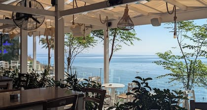 Appartement Andros - magnifique balcon, piscines, salle de gym, wifi et articles de plage