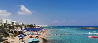 Andros Apt. 2 Bed, free Wi-Fi, safe, Complex pool