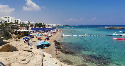 Appartement Andros - magnifique balcon, piscines, salle de gym, wifi et articles de plage