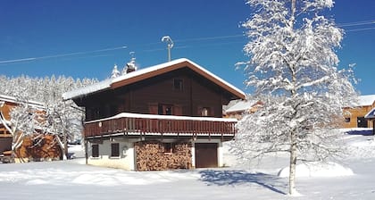 Detached chalet, very well located in a very quiet set of 29 chalets.