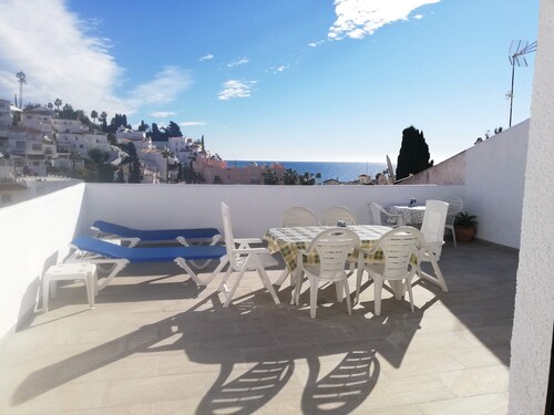 Geräumige Villa mit Gemeinschaftspool, 3 Minuten zu Fuß zum Burriana Beach