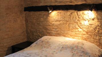 4 bedrooms, iron/ironing board, travel crib, free WiFi