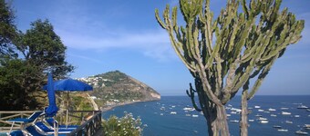 casa di charme con patio e vista mare
