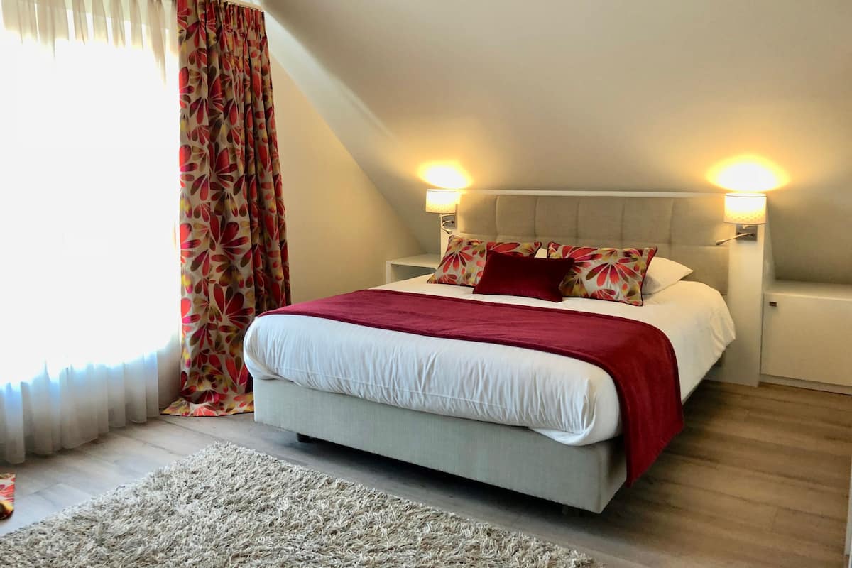 Suite Romantique, 1 grand lit et 1 canapé-lit (Pomme)