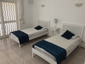3 bedrooms, in-room safe, desk, iron/ironing board