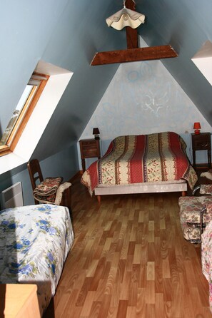 3 chambres, fer et planche à repasser, Wi-Fi (supplément)