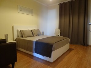 2 bedrooms, iron/ironing board, free WiFi, bed sheets - AP Charm Garajau (Santa Cruz)