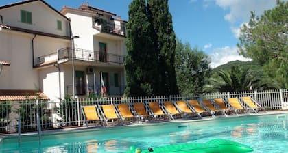Para familias - Piscina - Estacionamiento - Playa - WiFi - Aire acond. - Bar