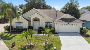 Exterior - Stunning 4-bedroom Villa with pool - Close to Disney Parks and Golf Courses! (Davenport)