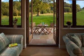 Interior - Tree House, Luxury Country House, Hot Tub, Malvern, Sleeps 6+ Award Winning :)A+ (Malvern)